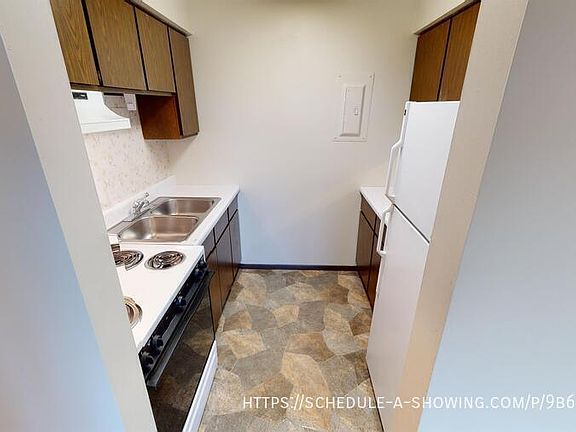 2nd image of 405 E Park St #34