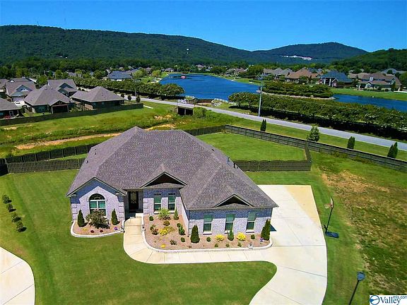 3rd image of 4301 Willow Bend Ln