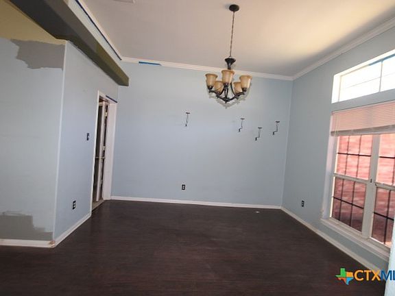 5th image of 709 Mueller St