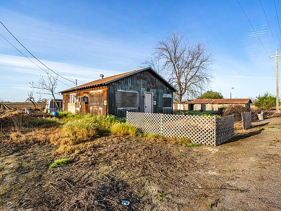 3rd image of 16737 Colony Rd