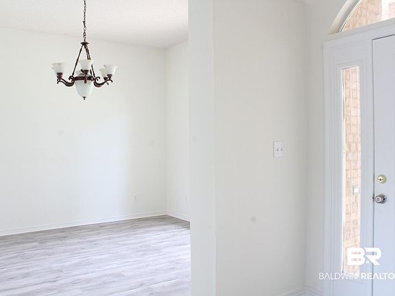 3rd image of 7981 Eagle Creek Dr