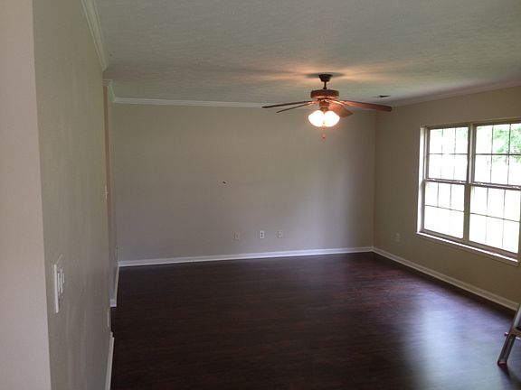 4th image of 17 Willow Lake Dr