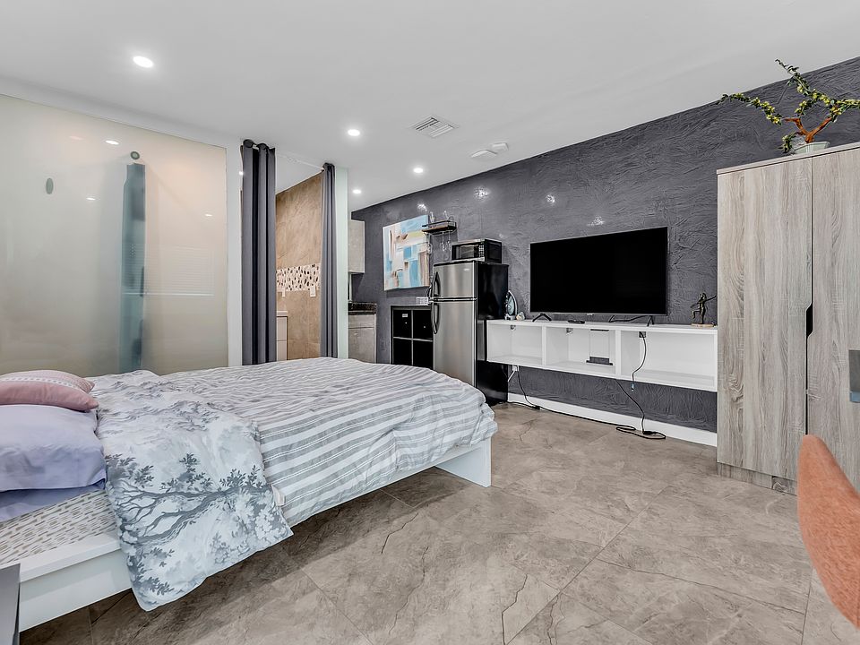 1st image of 4018 NW 5th Ave #4018