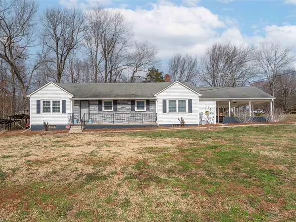 2841 E Old Us Highway 421, Yadkinville, NC 27055