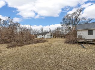 625 Freeseway Dr, Robins, IA 52328