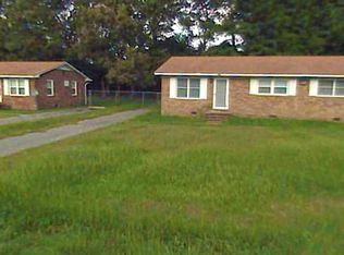 4932 Fieldcrest Dr, Fayetteville, NC 28303