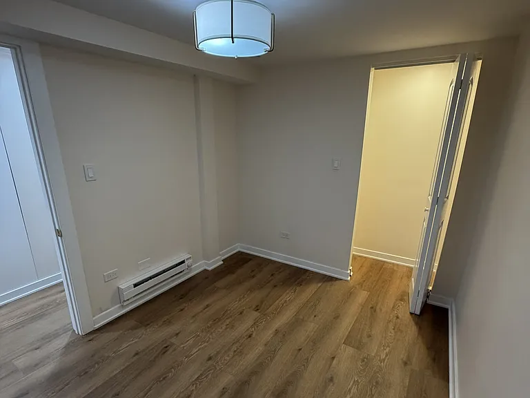 1711 W Henderson St #G — Photo 12