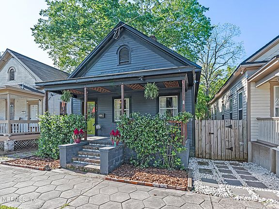 2nd image of 346 E 9TH Street