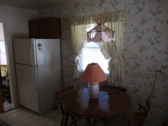 5th image of 929 Fairway St
