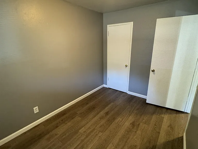1032 Glenwood Way #4 — Photo 8
