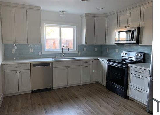 2nd image of 1724 E San Antonio St #B