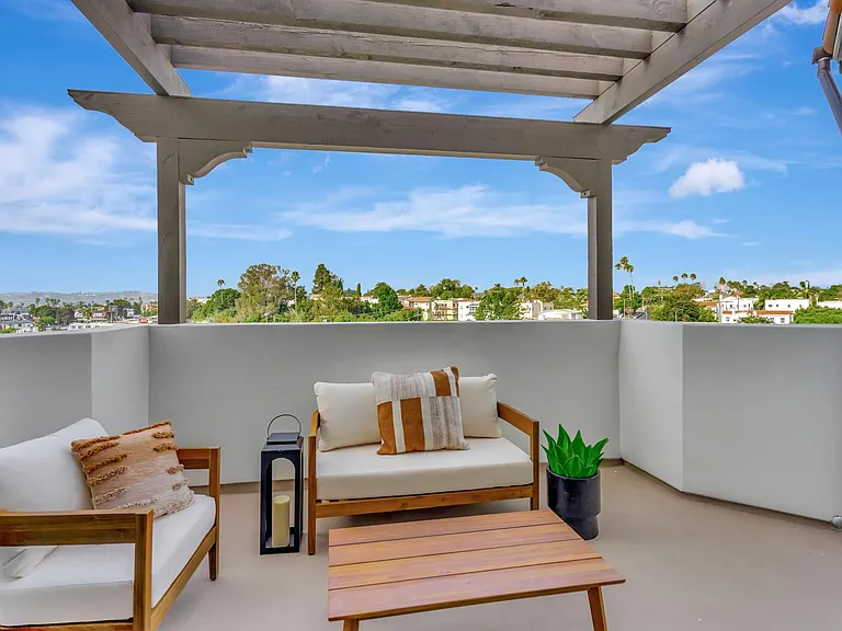 LaBrea & 12th Apartments — Photo 45