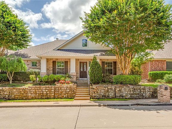 4th image of 934 Briar Oaks Dr