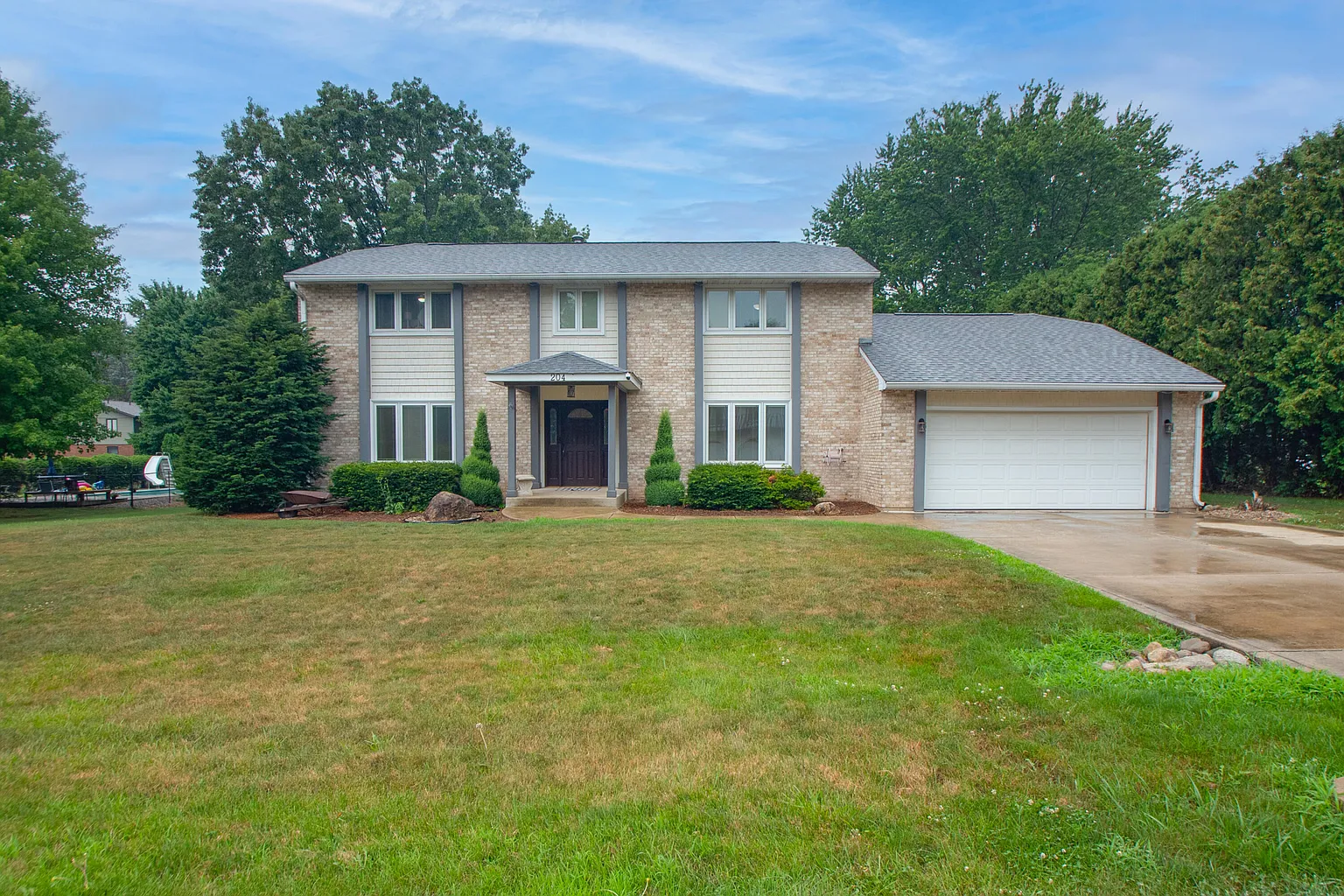 204 Farmwood Ln photo 1