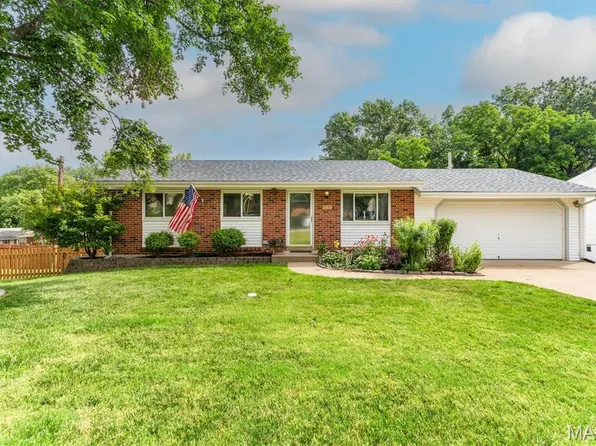 3731 Calef Dr, Saint Louis, MO 63125