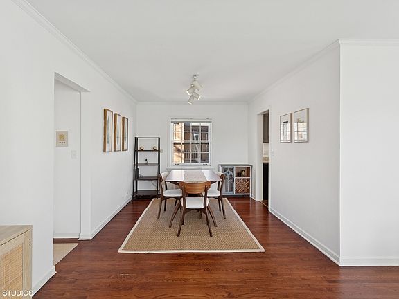 4th image of 2715 Central St APT 3S