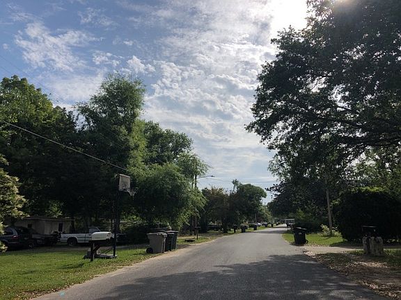4th image of 10 Carey Ave