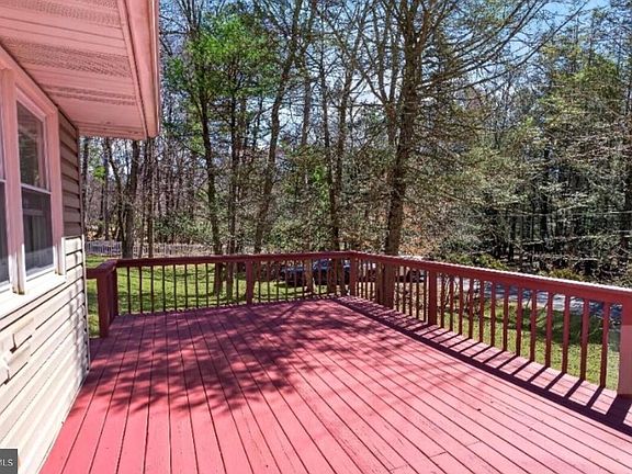 3rd image of 41 Watauga Ln