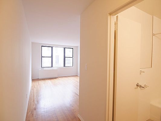 4th image of 434 E 84th St #2A