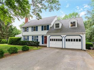 9 Newell Dr, Cumberland, RI 02864