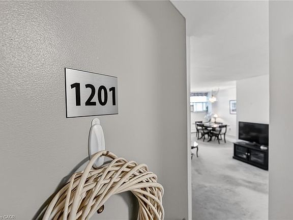 4th image of 215 Glenridge Ave #1201