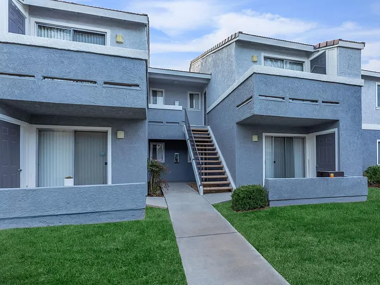 Desert Heights Apartment Homes — Photo 9