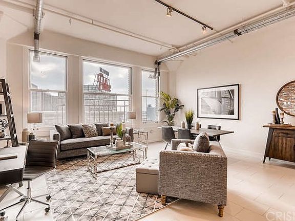 4th image of 939 S Broadway APT 804