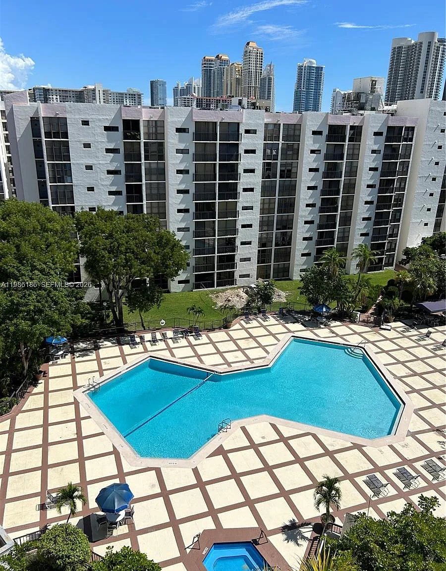 Plaza Of Americas Condo P — Photo 2