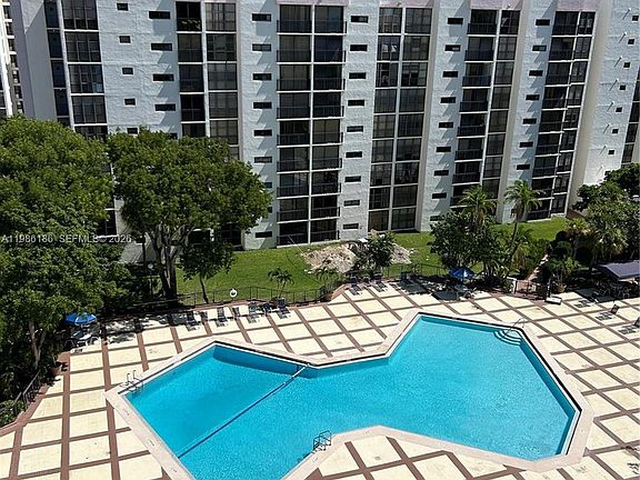 2nd image of 16919 N Bay Rd APT 902