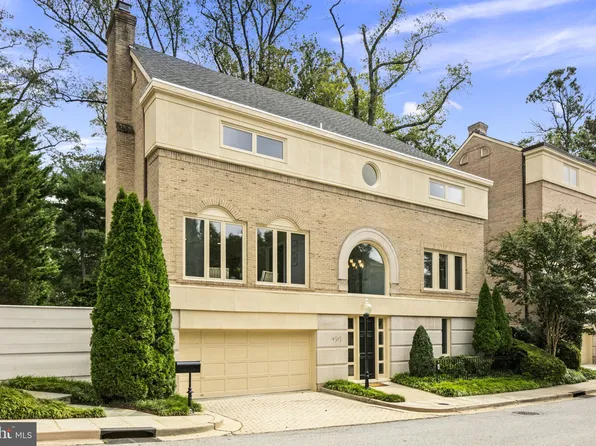 4515 Foxhall Cres NW, Washington, DC 20007