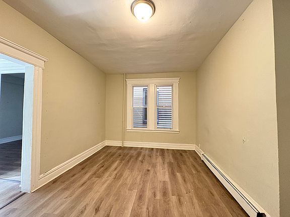 4th image of 51-52 Hawkins St #2