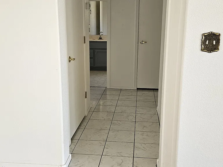 10504 Linden Wood Ct — Photo 15