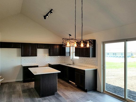 2nd image of 518 Lloyd Dr