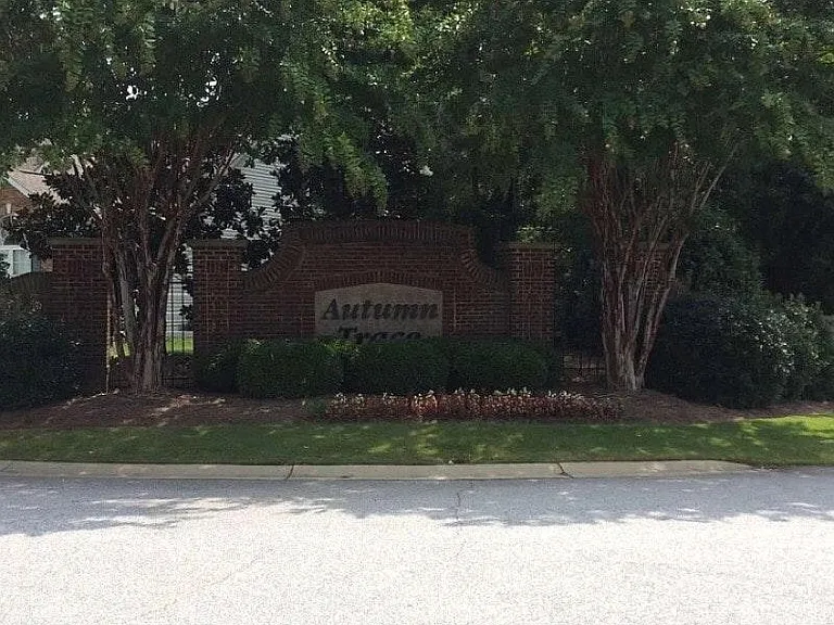 200 Farm Brook Way — Photo 2