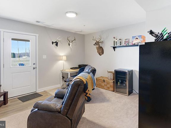 4th image of 125 Carnes Way