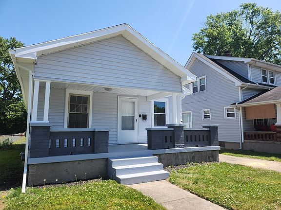 3rd image of 419 Lake Ave