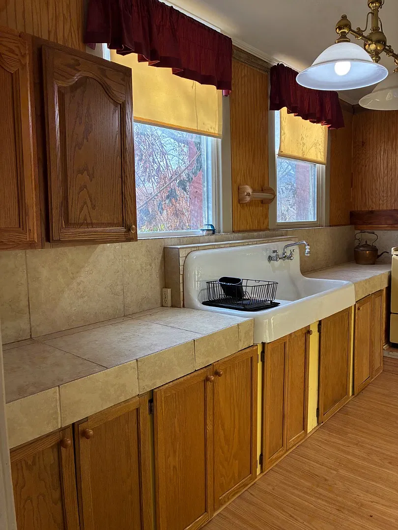 424 W Market St — Photo 4