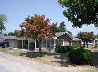 301 W Gibson St, Haubstadt, IN 47639