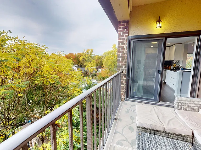 124 Roberts Ln #401 — Photo 14