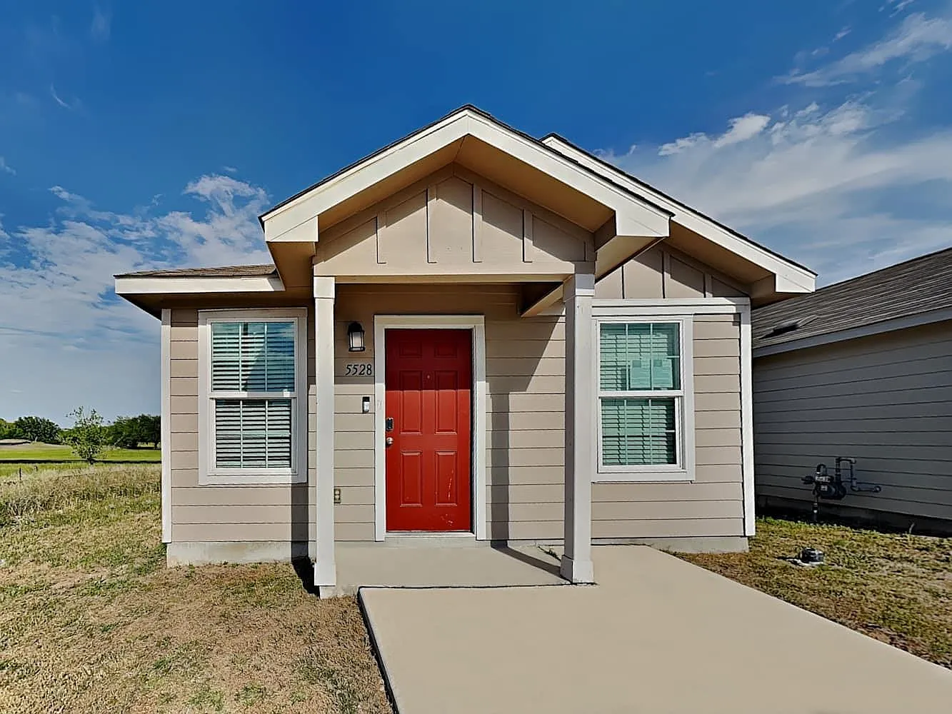 3 bed, 2.0 bath, 1007 sqft, $1,399 — Photo 1