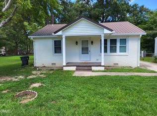 121 N Elizabeth St, Henderson, NC 27536