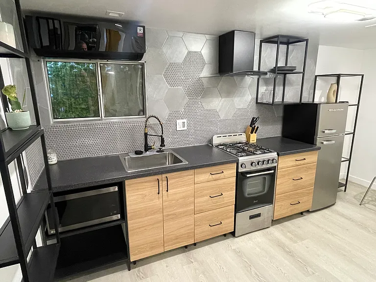 390 Bedford Pl #2 — Photo 6
