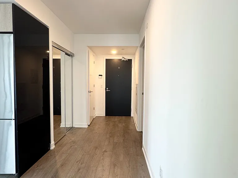 501 Yonge St #1905 — Photo 16