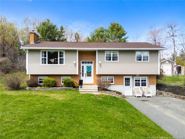 10 Larlee Rd, Douglas, NB E3G 6B6