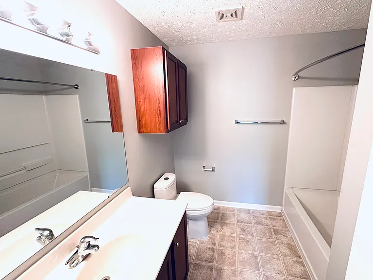 2nd Floor Bathroom