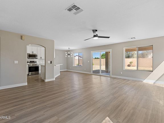 5th image of 824 E DESERT HOLLY Circle