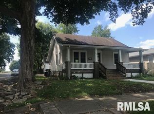 827 Decatur St, Lincoln, IL 62656