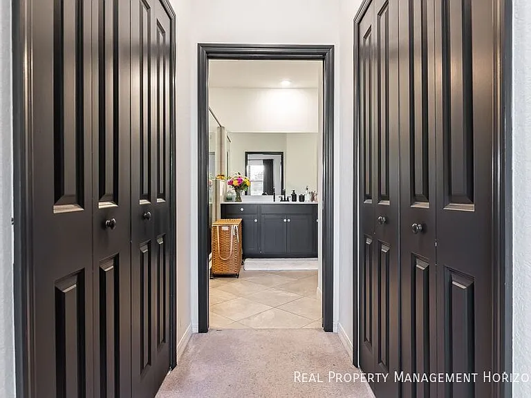 5623 N Honore Ave #322 — Photo 13