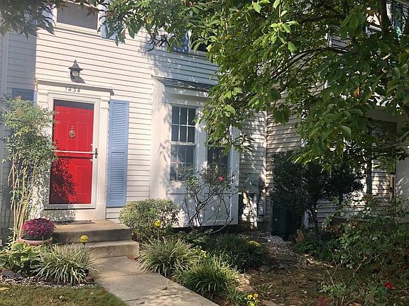 3rd image of 1434 Point O Woods Ct