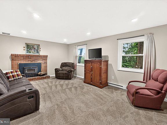 5th image of 6144 Mount Phillip Rd